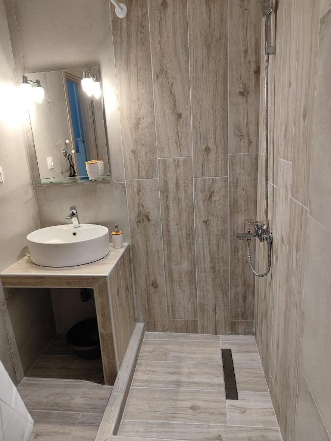 Kamares Suites 2 Nea Kallikrateia ภายนอก รูปภาพ