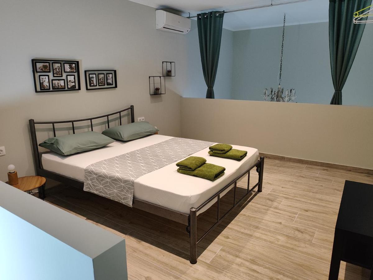 Kamares Suites 2 Nea Kallikrateia ภายนอก รูปภาพ